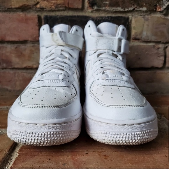 Nike Air Force 1 High Triple White Youth Size 6 - Picture 4 of 9